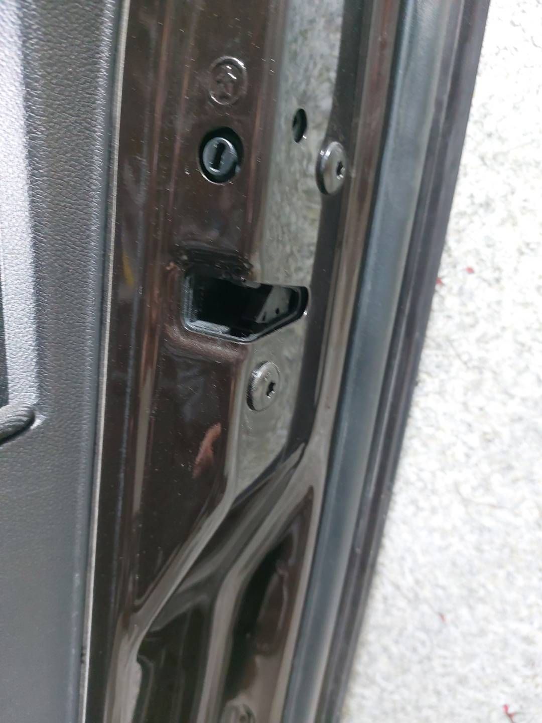 замок двери задней правой 